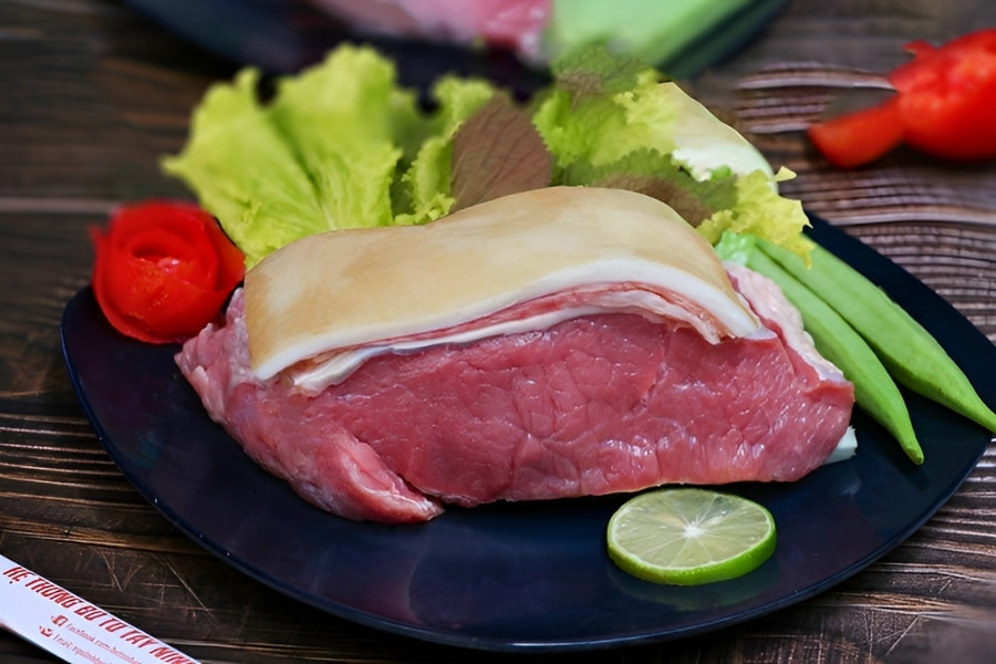 Thịt bò tơ Củ Chi mềm, ngon và vị ngọt tự nhiên (Ảnh: Sưu tầm)